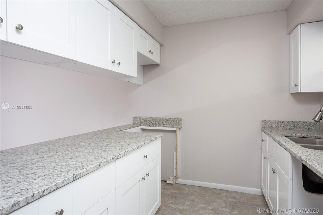 Recently Sold: $152,900 (2 beds, 2 baths, 1208 Square Feet)