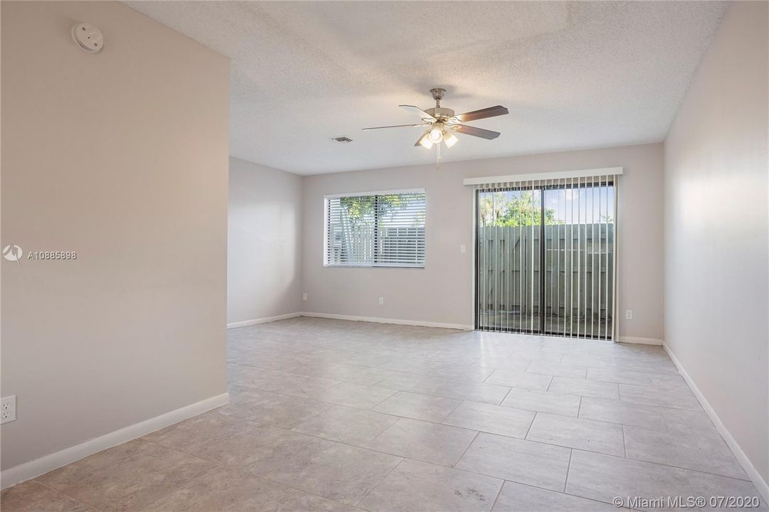 Recently Sold: $152,900 (2 beds, 2 baths, 1208 Square Feet)