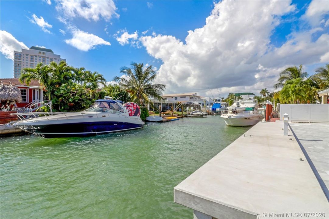 Vendido Recientemente: $1,250,000 (3 camas, 2 baños, 2580 Pies cuadrados)