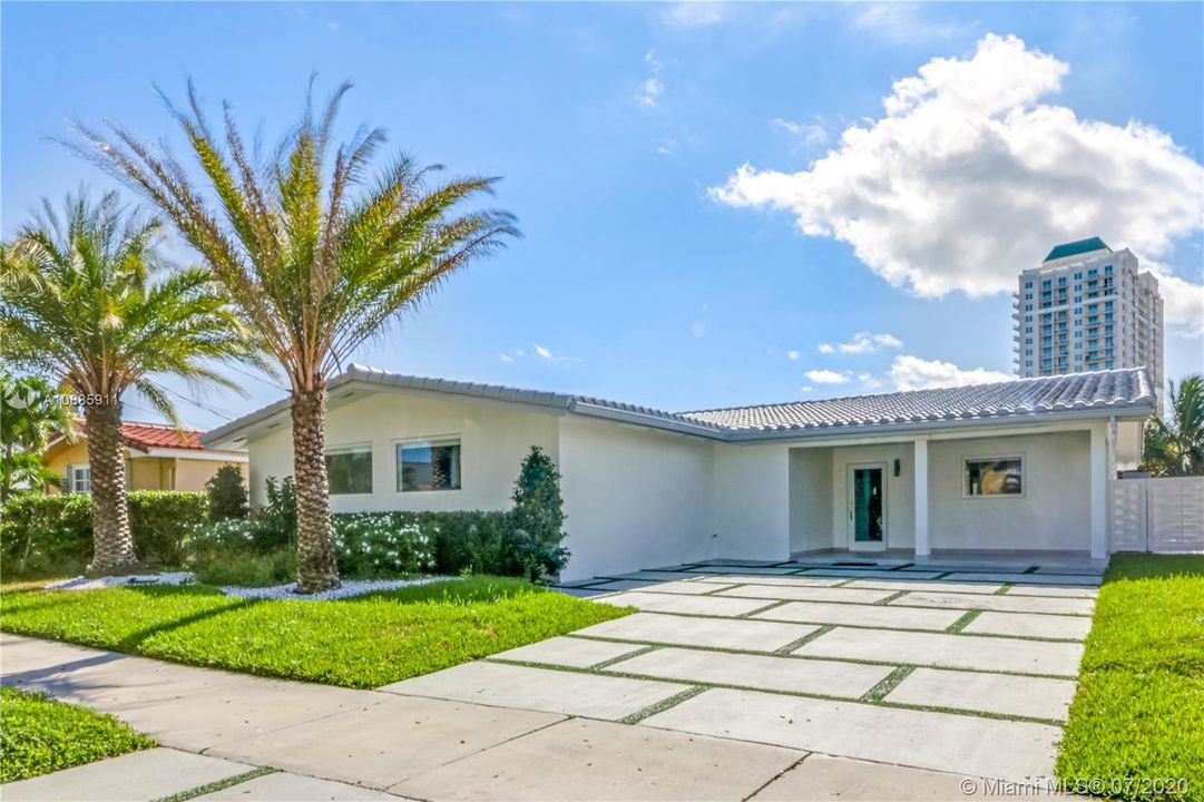 Vendido Recientemente: $1,250,000 (3 camas, 2 baños, 2580 Pies cuadrados)