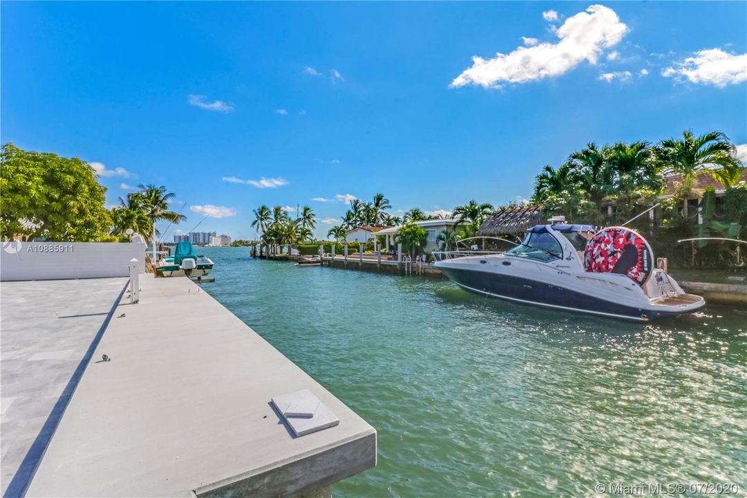 Vendido Recientemente: $1,250,000 (3 camas, 2 baños, 2580 Pies cuadrados)