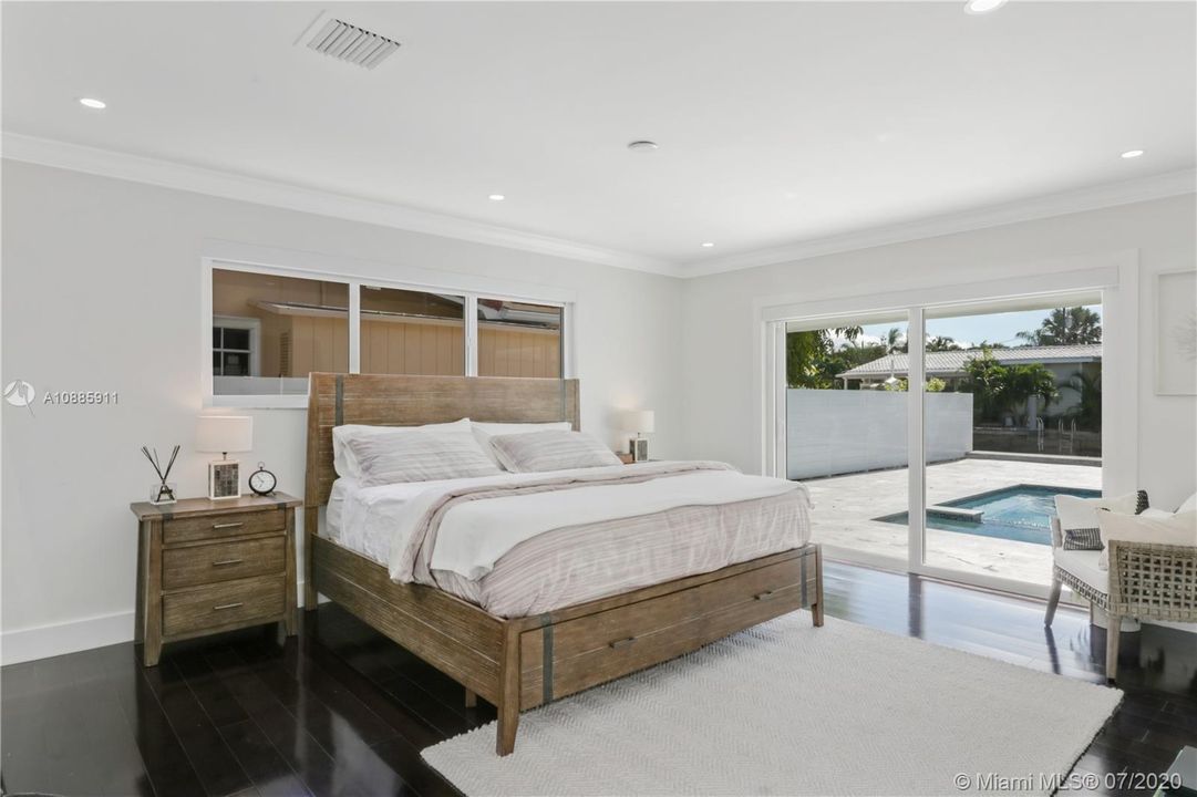 Vendido Recientemente: $1,250,000 (3 camas, 2 baños, 2580 Pies cuadrados)