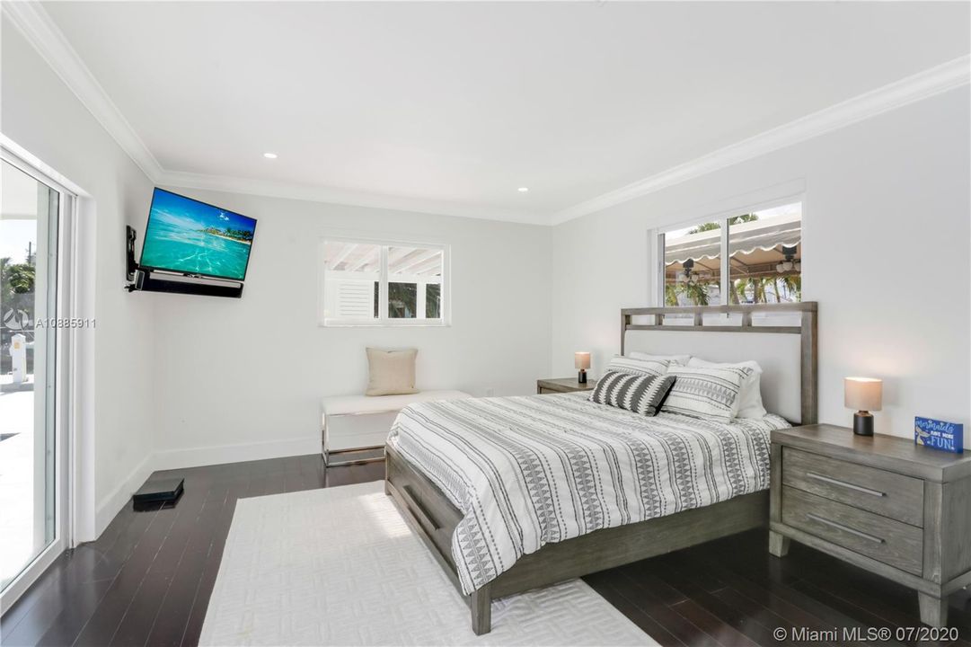 Vendido Recientemente: $1,250,000 (3 camas, 2 baños, 2580 Pies cuadrados)