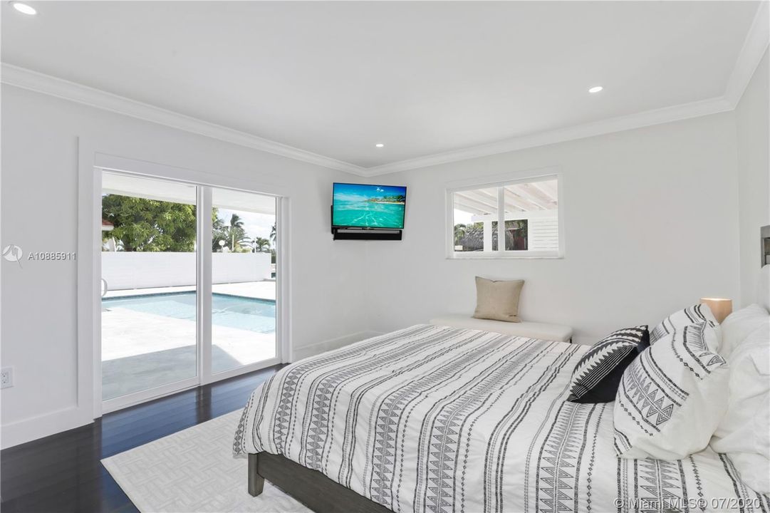 Vendido Recientemente: $1,250,000 (3 camas, 2 baños, 2580 Pies cuadrados)