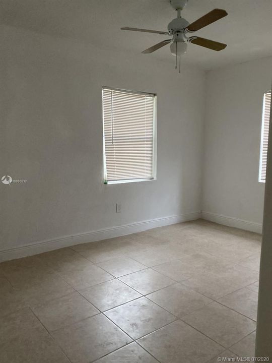 Recently Rented: $1,100 (2 beds, 1 baths, 816 Square Feet)