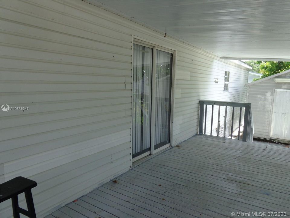 Vendido Recientemente: $149,990 (4 camas, 2 baños, 1690 Pies cuadrados)