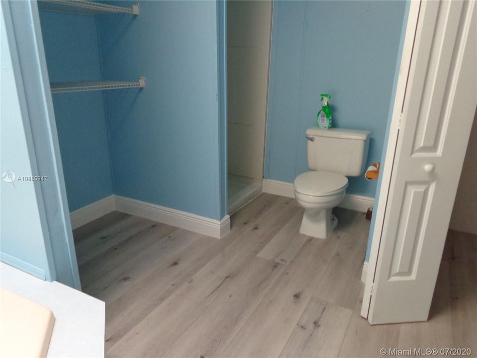 Vendido Recientemente: $149,990 (4 camas, 2 baños, 1690 Pies cuadrados)