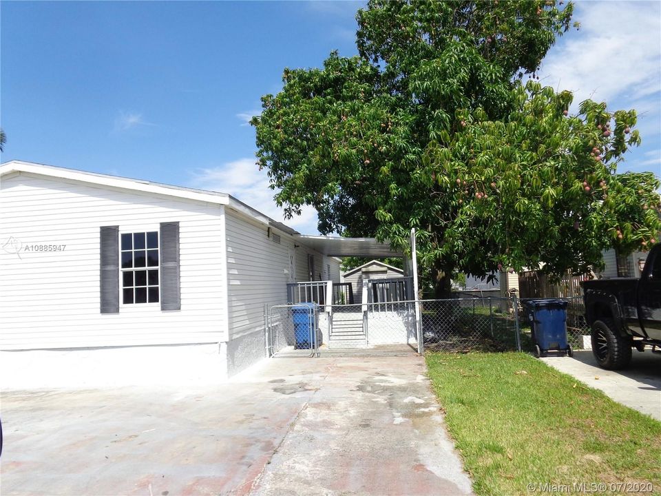 Vendido Recientemente: $149,990 (4 camas, 2 baños, 1690 Pies cuadrados)
