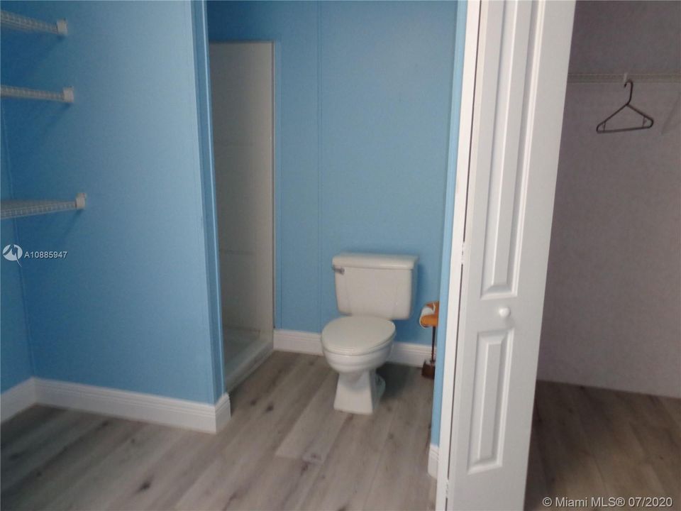 Vendido Recientemente: $149,990 (4 camas, 2 baños, 1690 Pies cuadrados)