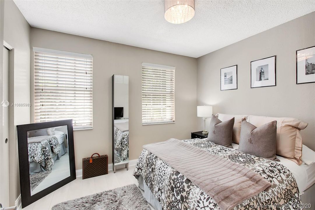 2nd bedroom