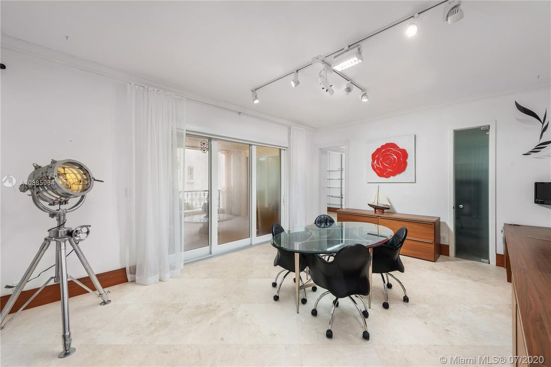 Недавно арендовано: $35,000 (4 спален, 5 ванн, 6120 Квадратных фут)