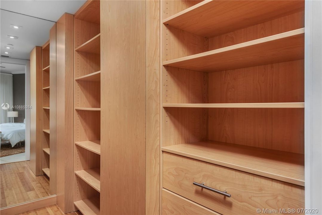 Недавно арендовано: $35,000 (4 спален, 5 ванн, 6120 Квадратных фут)