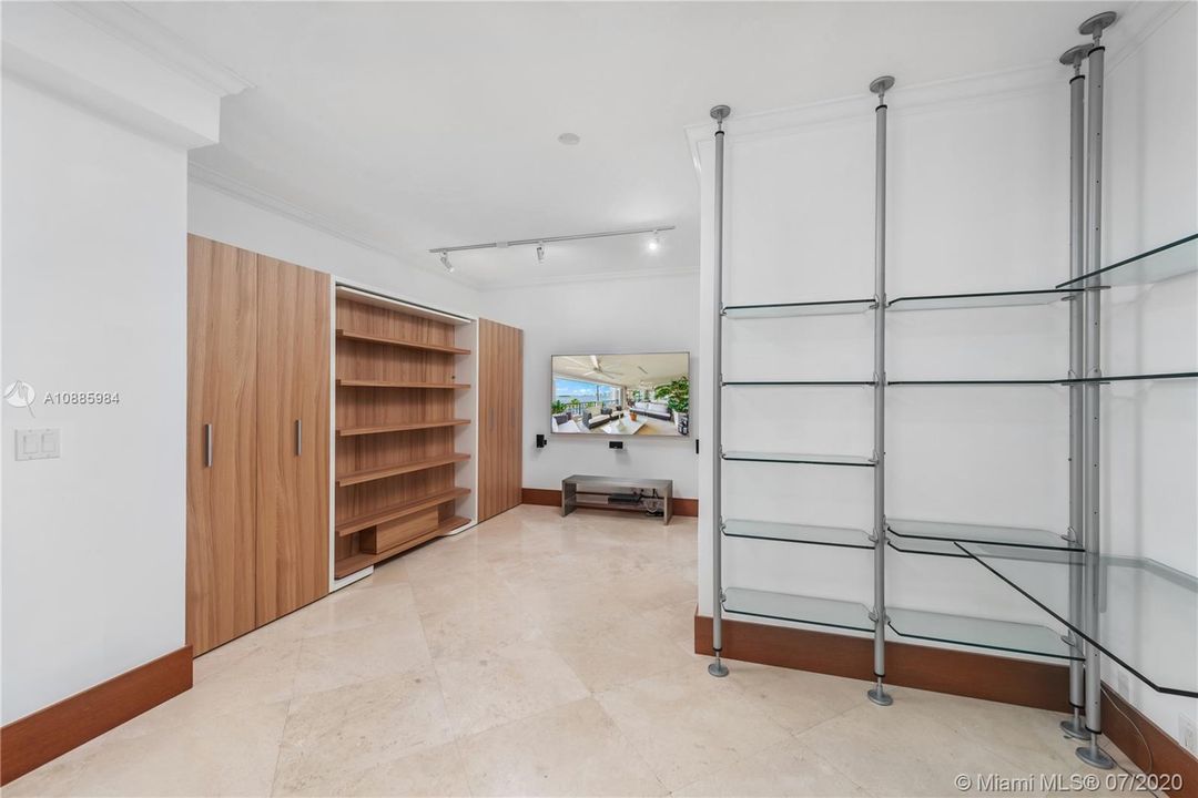 Недавно арендовано: $35,000 (4 спален, 5 ванн, 6120 Квадратных фут)