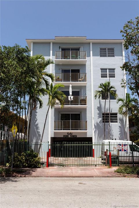 Recently Sold: $265,000 (1 beds, 1 baths, 732 Square Feet)