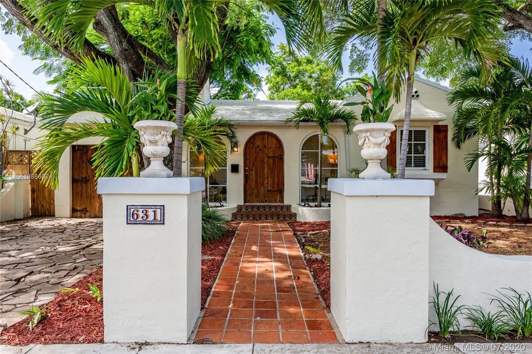 Vendido Recientemente: $449,000 (2 camas, 1 baños, 966 Pies cuadrados)