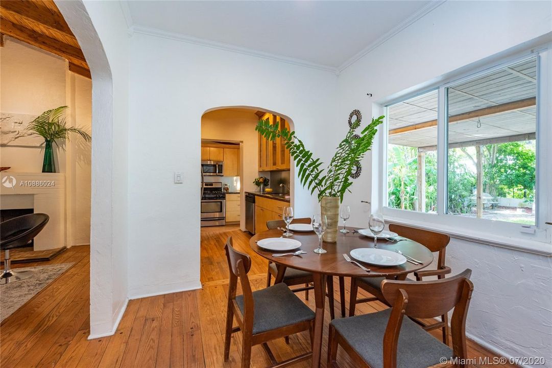 Vendido Recientemente: $449,000 (2 camas, 1 baños, 966 Pies cuadrados)