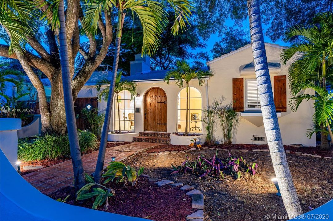 Vendido Recientemente: $449,000 (2 camas, 1 baños, 966 Pies cuadrados)