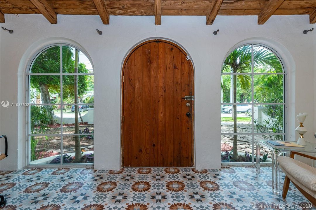 Vendido Recientemente: $449,000 (2 camas, 1 baños, 966 Pies cuadrados)
