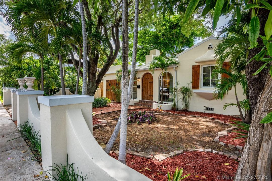 Vendido Recientemente: $449,000 (2 camas, 1 baños, 966 Pies cuadrados)