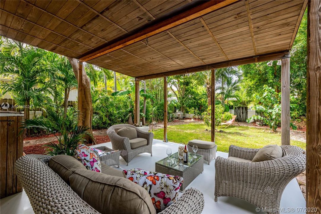 Vendido Recientemente: $449,000 (2 camas, 1 baños, 966 Pies cuadrados)