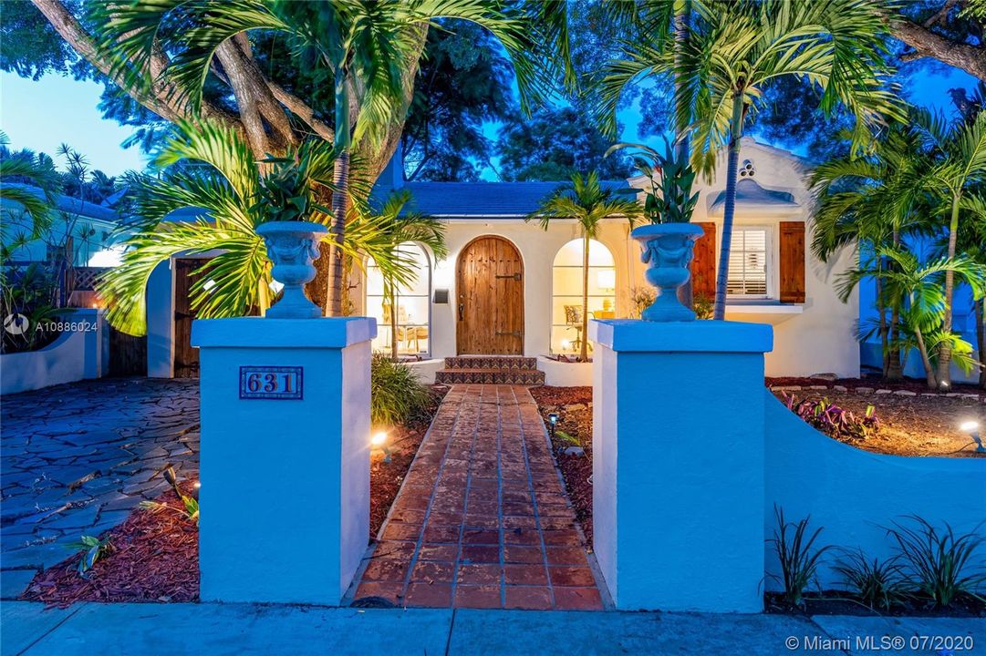 Vendido Recientemente: $449,000 (2 camas, 1 baños, 966 Pies cuadrados)