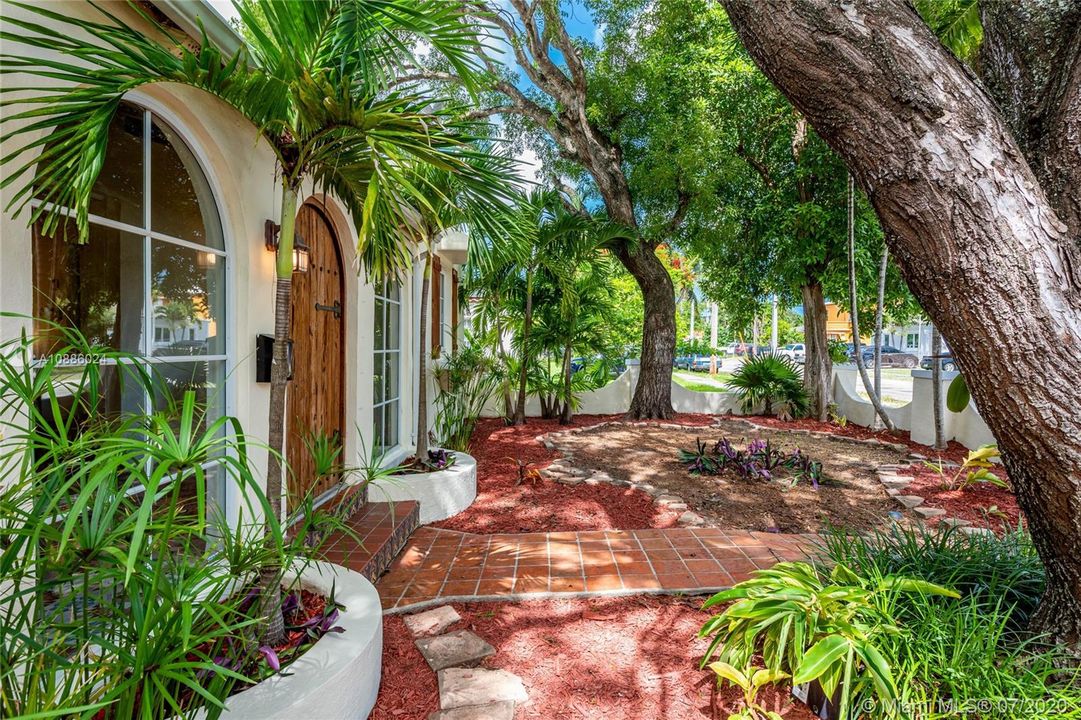 Vendido Recientemente: $449,000 (2 camas, 1 baños, 966 Pies cuadrados)