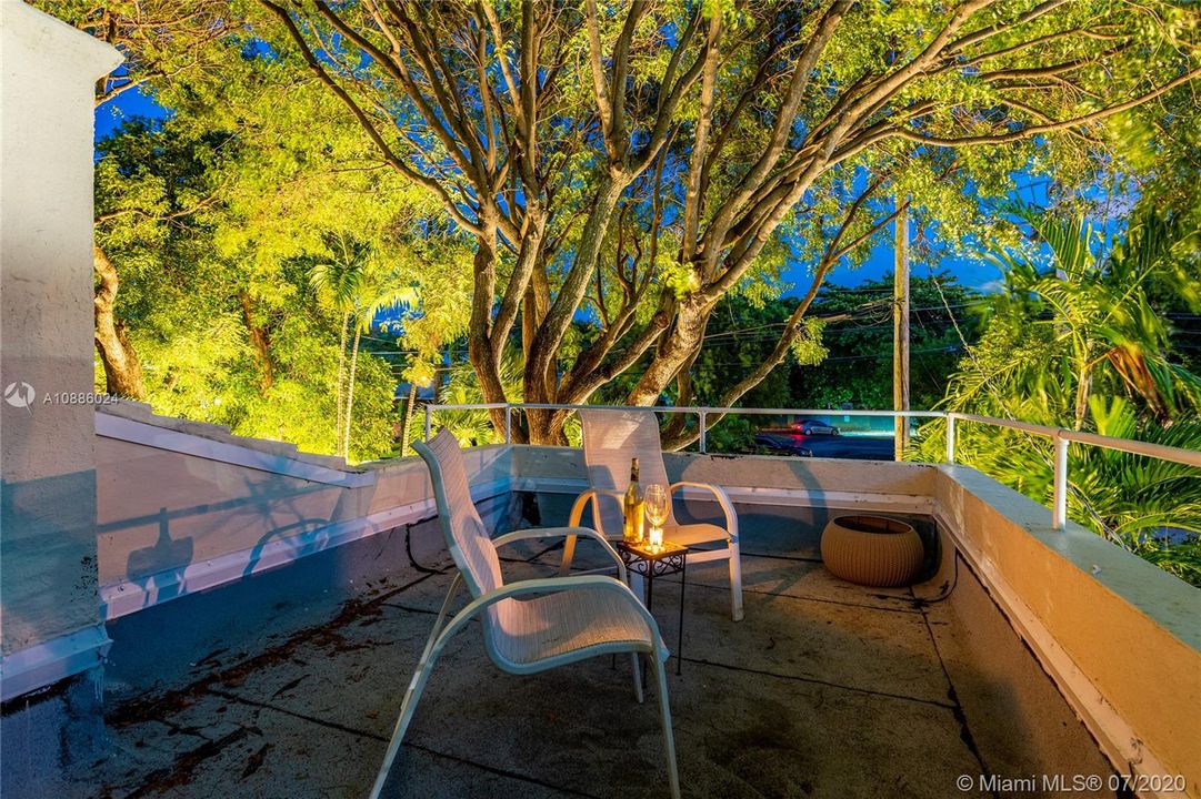 Vendido Recientemente: $449,000 (2 camas, 1 baños, 966 Pies cuadrados)