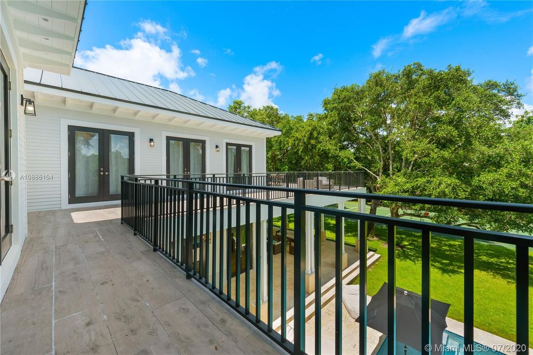 Недавно продано: $6,199,000 (7 спален, 7 ванн, 6169 Квадратных фут)