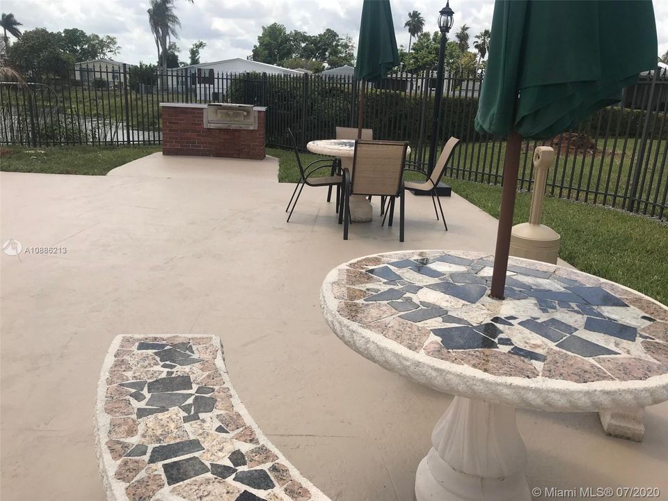 Recently Sold: $97,000 (2 beds, 2 baths, 850 Square Feet)