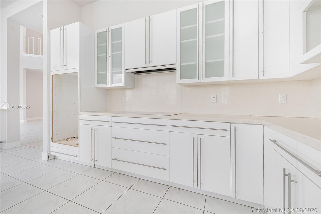 Recently Sold: $1,599,900 (6 beds, 5 baths, 4639 Square Feet)