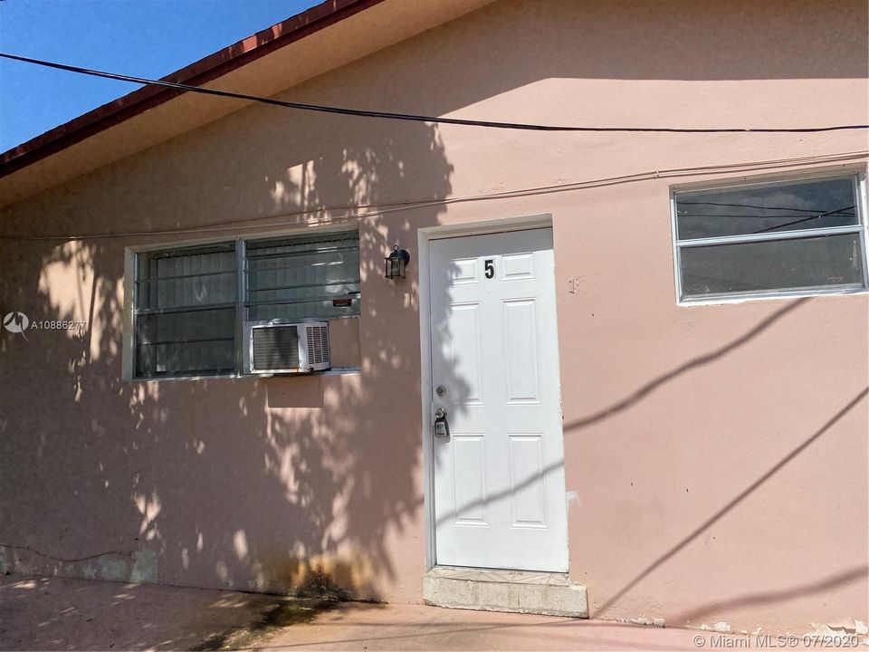 Recently Rented: $995 (1 beds, 1 baths, 3196 Square Feet)
