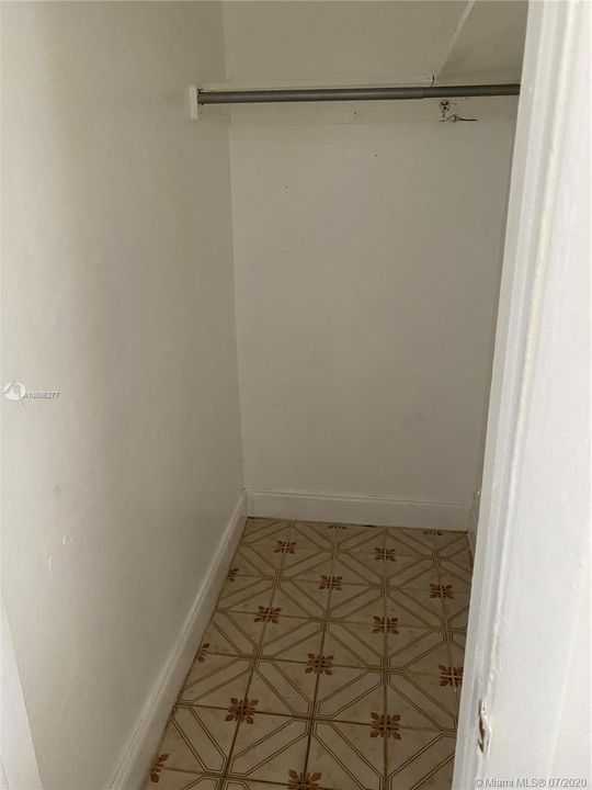 Recently Rented: $995 (1 beds, 1 baths, 3196 Square Feet)
