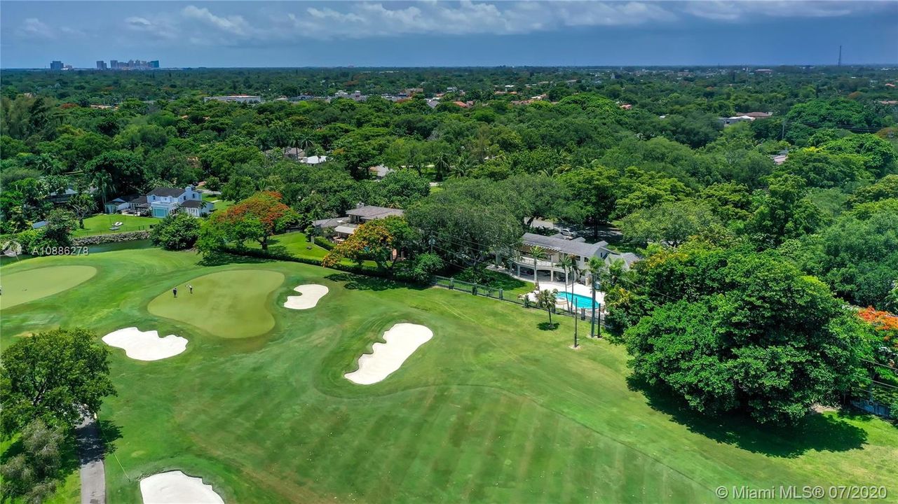 Recently Sold: $2,575,000 (5 beds, 4 baths, 3501 Square Feet)