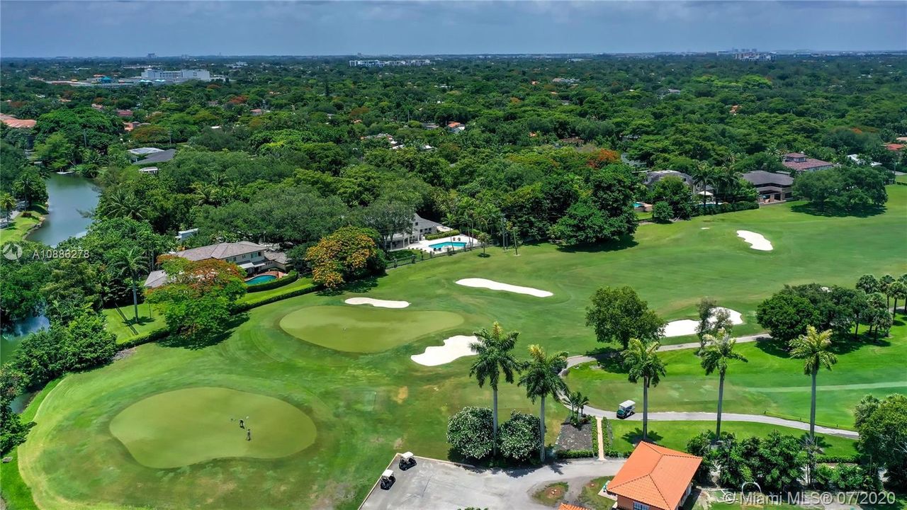 Recently Sold: $2,575,000 (5 beds, 4 baths, 3501 Square Feet)