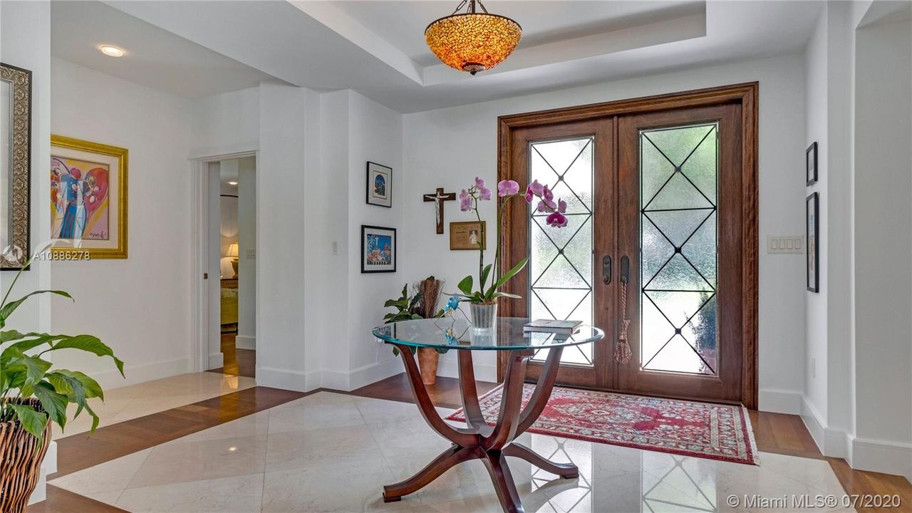 Recently Sold: $2,575,000 (5 beds, 4 baths, 3501 Square Feet)