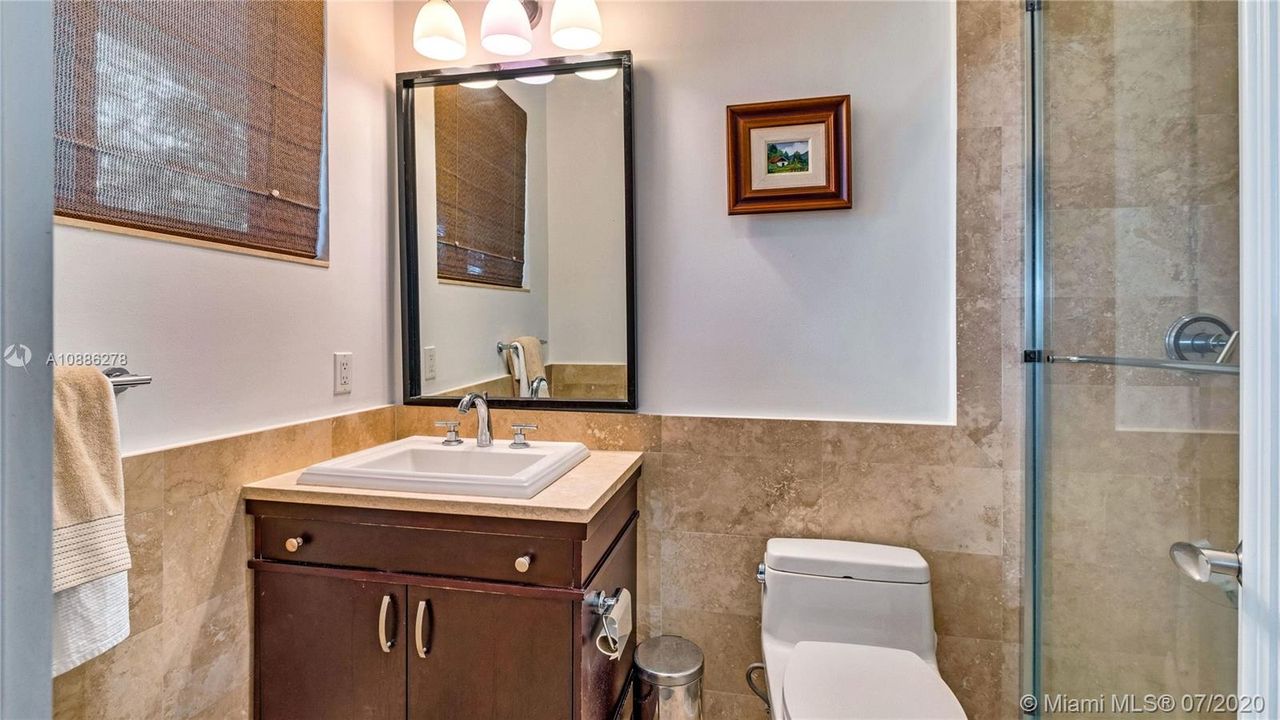 Recently Sold: $2,575,000 (5 beds, 4 baths, 3501 Square Feet)