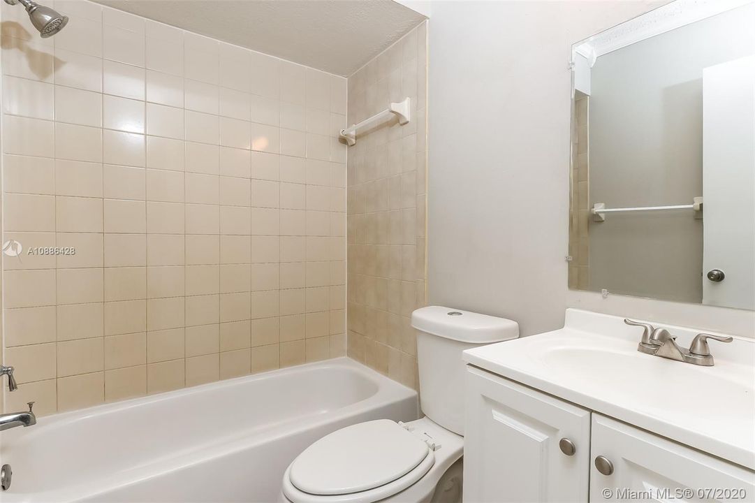 最近租的: $1,635 (3 贝兹, 2 浴室, 954 平方英尺)