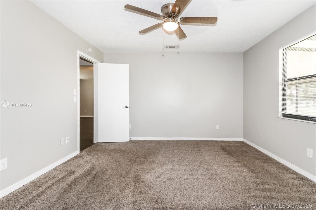 最近租的: $1,635 (3 贝兹, 2 浴室, 954 平方英尺)