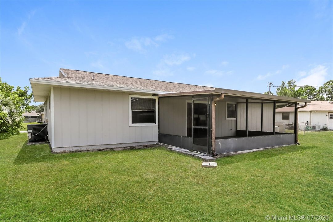 最近租的: $1,635 (3 贝兹, 2 浴室, 954 平方英尺)