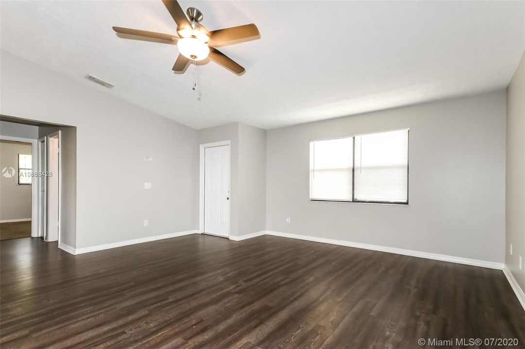 最近租的: $1,635 (3 贝兹, 2 浴室, 954 平方英尺)