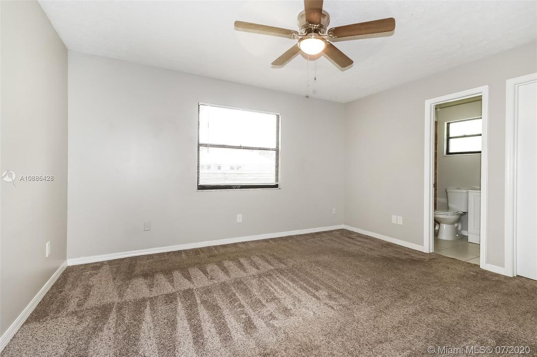 最近租的: $1,635 (3 贝兹, 2 浴室, 954 平方英尺)