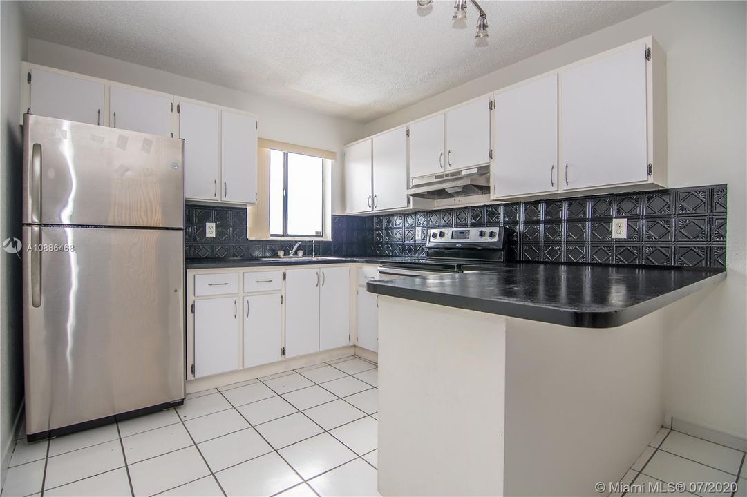 Recently Sold: $155,000 (2 beds, 1 baths, 778 Square Feet)