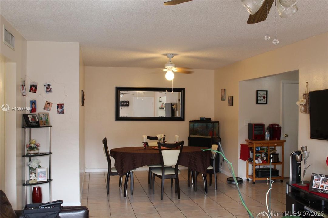 Recently Sold: $169,000 (2 beds, 1 baths, 952 Square Feet)