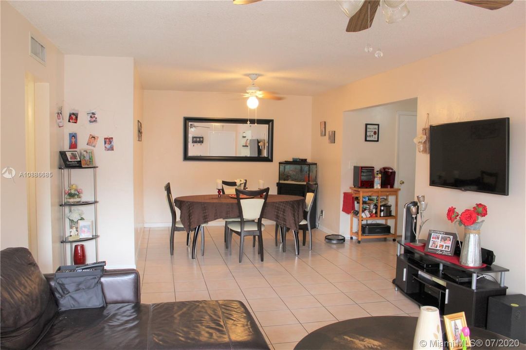 Recently Sold: $169,000 (2 beds, 1 baths, 952 Square Feet)