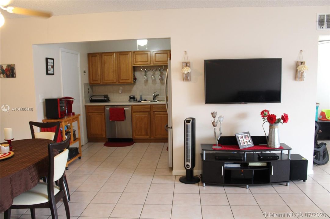 Recently Sold: $169,000 (2 beds, 1 baths, 952 Square Feet)