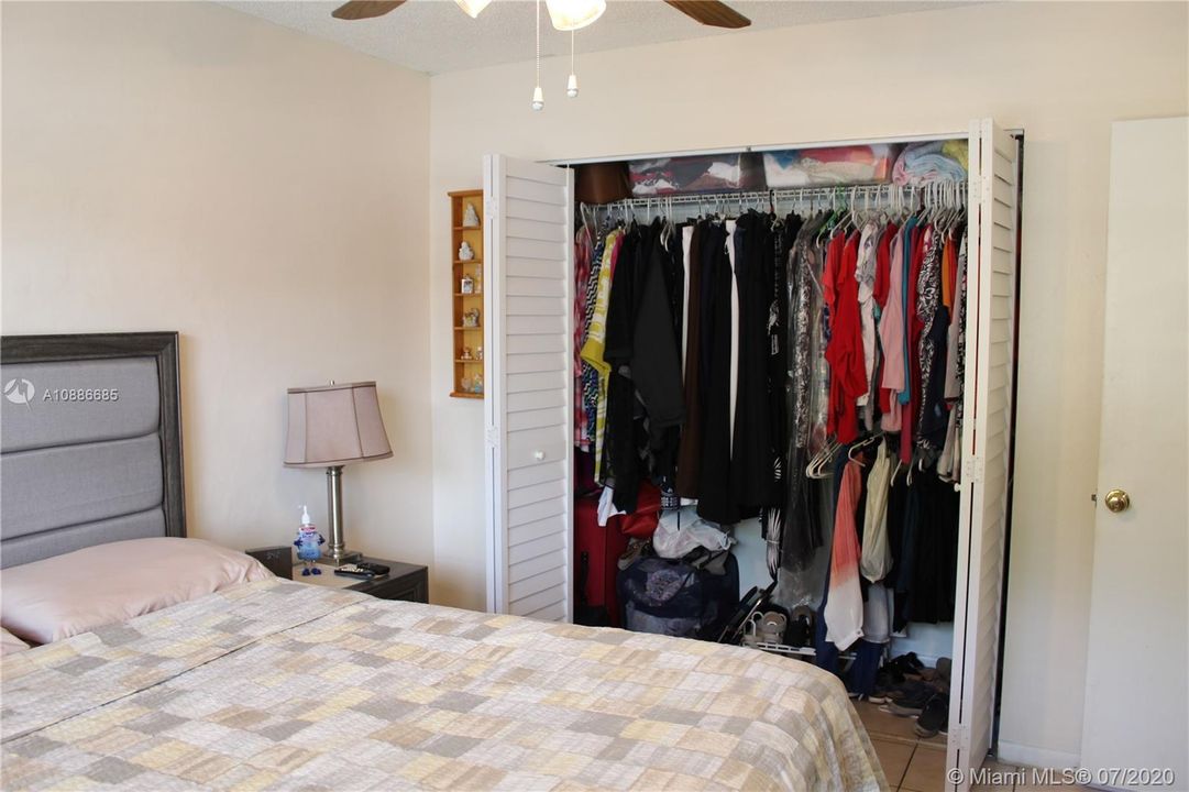 Recently Sold: $169,000 (2 beds, 1 baths, 952 Square Feet)