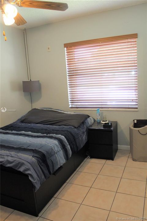Recently Sold: $169,000 (2 beds, 1 baths, 952 Square Feet)