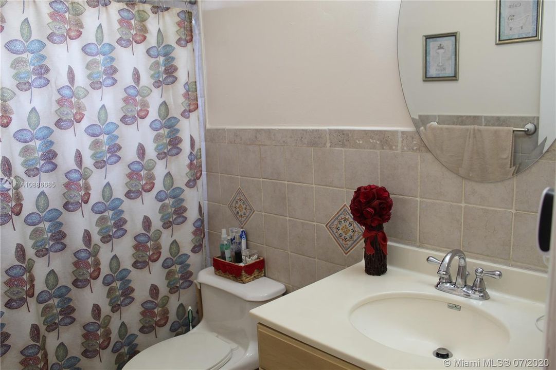 Recently Sold: $169,000 (2 beds, 1 baths, 952 Square Feet)