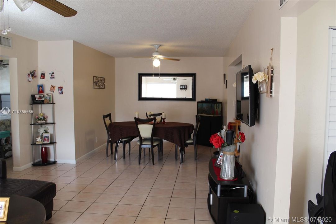 Recently Sold: $169,000 (2 beds, 1 baths, 952 Square Feet)