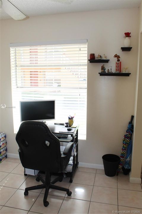 Recently Sold: $169,000 (2 beds, 1 baths, 952 Square Feet)